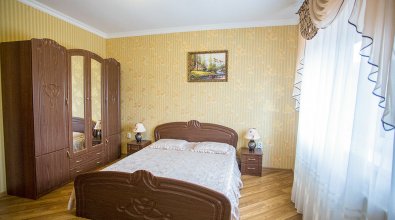 Golden Luxe Берегово - комнаты посуточно