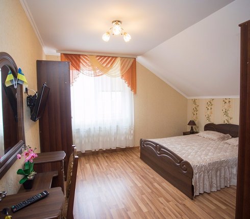 Отели Берегово - Голден Люкс номера посуточно