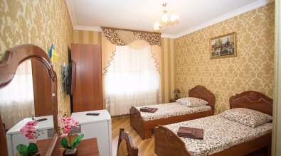 Golden Luxe Берегово - комнаты посуточно